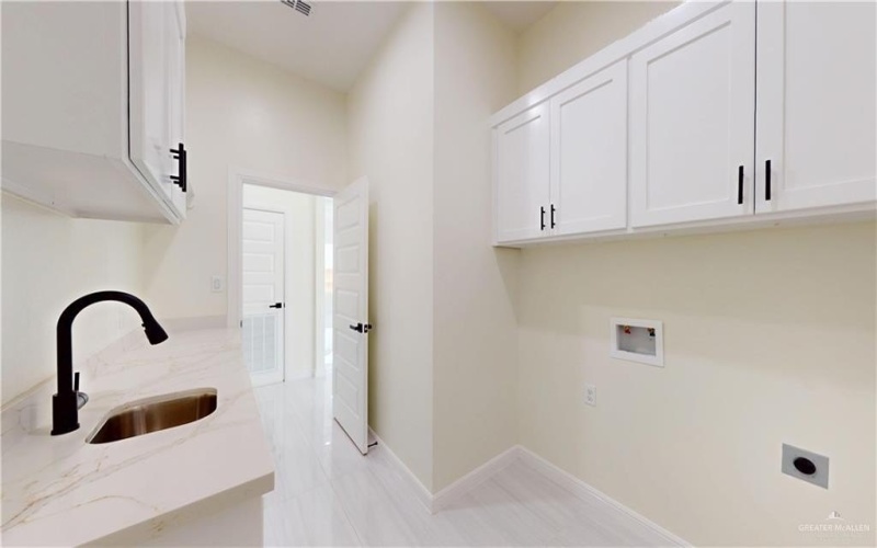2913 Arboledas Drive, San Juan, TX 78589, 3 Bedrooms Bedrooms, ,2 BathroomsBathrooms,Residential,For Sale,2913 Arboledas Drive,475874