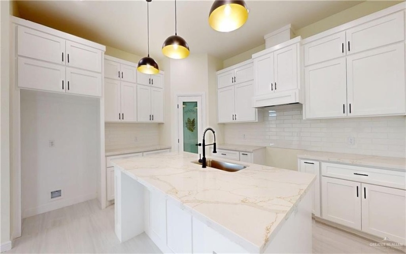 2913 Arboledas Drive, San Juan, TX 78589, 3 Bedrooms Bedrooms, ,2 BathroomsBathrooms,Residential,For Sale,2913 Arboledas Drive,475874