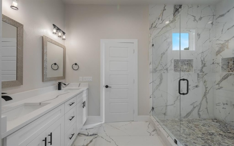 2421 Gooch Street, Dallas, TX 75241, 4 Bedrooms Bedrooms, ,2 BathroomsBathrooms,Residential,For Sale,2421 Gooch Street,0,20998991