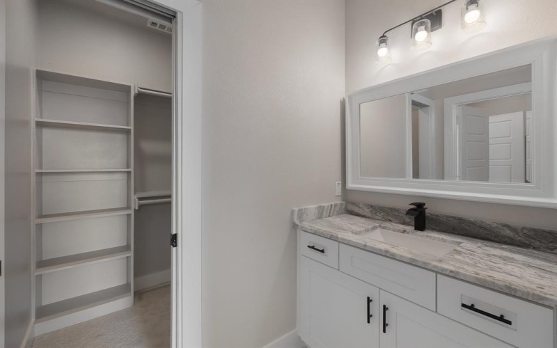 2421 Gooch Street, Dallas, TX 75241, 4 Bedrooms Bedrooms, ,2 BathroomsBathrooms,Residential,For Sale,2421 Gooch Street,0,20998991
