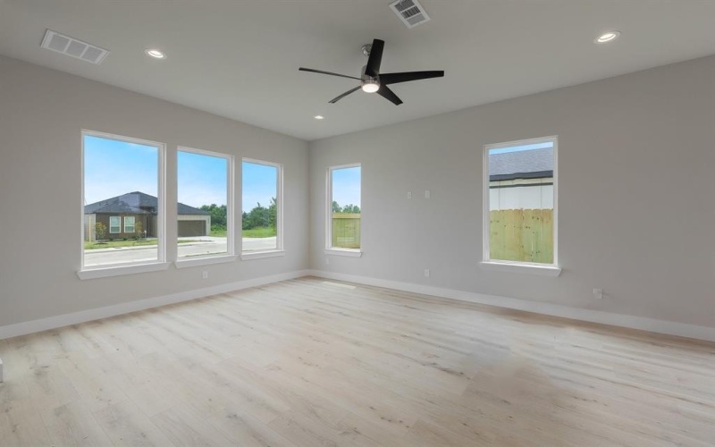 2421 Gooch Street, Dallas, TX 75241, 4 Bedrooms Bedrooms, ,2 BathroomsBathrooms,Residential,For Sale,2421 Gooch Street,0,20998991
