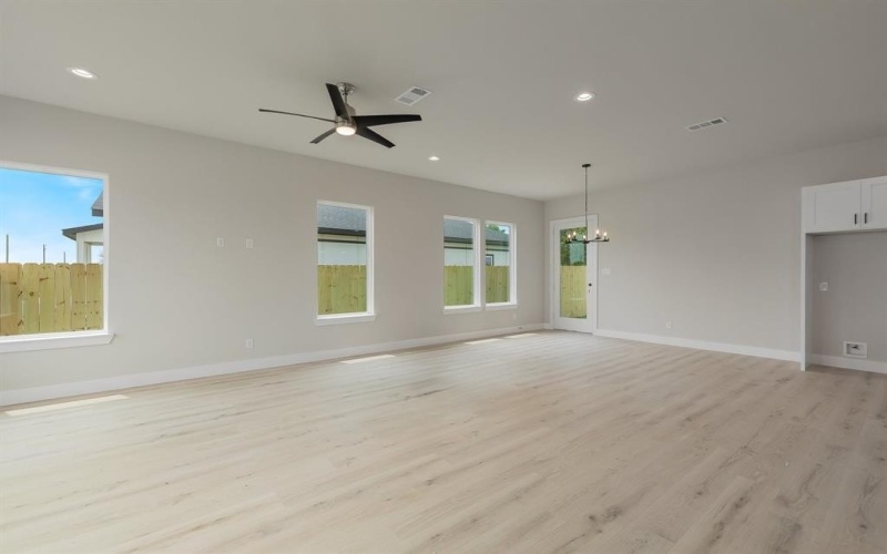 2421 Gooch Street, Dallas, TX 75241, 4 Bedrooms Bedrooms, ,2 BathroomsBathrooms,Residential,For Sale,2421 Gooch Street,0,20998991