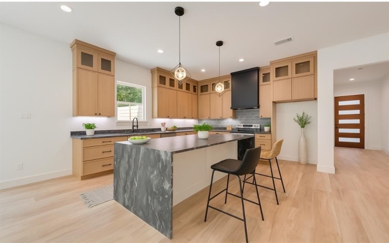 1318 Nokomis Avenue, Dallas, TX 75224, 4 Bedrooms Bedrooms, ,3 BathroomsBathrooms,Residential,For Sale,1318 Nokomis Avenue,0,20999012