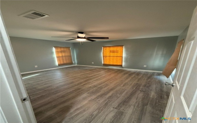 1300 N 2nd Street, Killeen, TX 76541, 3 Habitaciones Habitaciones , ,2 BañosBaños,Residential,En Venta,1300 N 2nd Street,575006