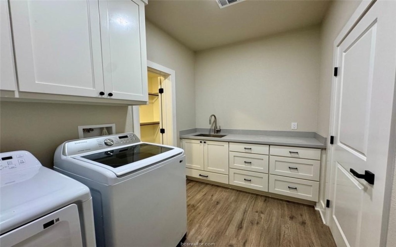 1915 Lone Star Lane, Franklin, TX 77856, 4 Bedrooms Bedrooms, ,2 BathroomsBathrooms,Residential,For Sale,1915 Lone Star Lane,0,25007908