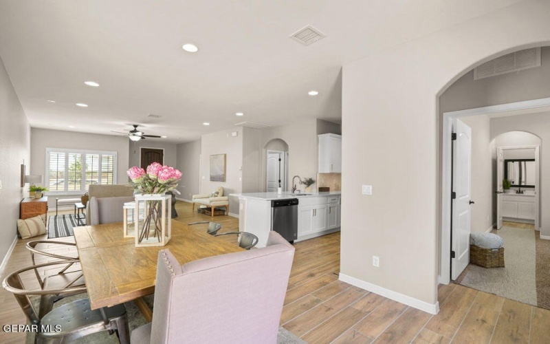 10705 Daryl Johnston Street, El Paso, TX 79924, 3 Habitaciones Habitaciones , ,2 BañosBaños,Residential,En Venta,10705 Daryl Johnston Street,926391