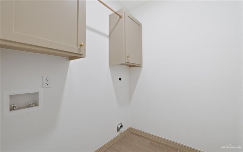 905 E 38th Street E, San Juan, TX 78589, 4 Habitaciones Habitaciones , ,2 BañosBaños,Residential,En Venta,905 E 38th Street E,475911