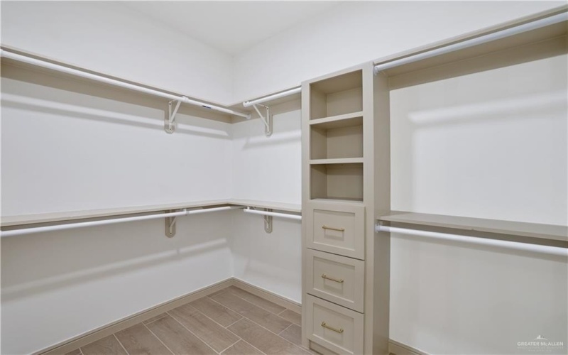 905 E 38th Street E, San Juan, TX 78589, 4 Habitaciones Habitaciones , ,2 BañosBaños,Residential,En Venta,905 E 38th Street E,475911