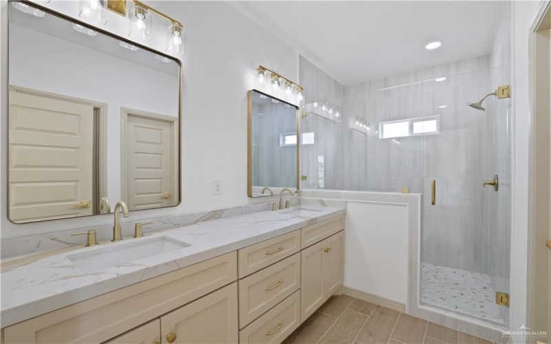 905 E 38th Street E, San Juan, TX 78589, 4 Habitaciones Habitaciones , ,2 BañosBaños,Residential,En Venta,905 E 38th Street E,475911