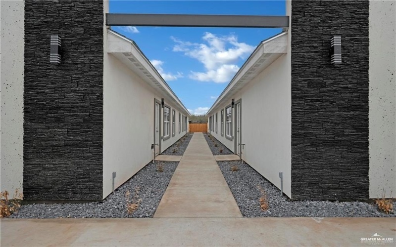 3164 Briggs Street #B1, Weslaco, TX 78596, 2 Bedrooms Bedrooms, ,2 BathroomsBathrooms,Residential,For Sale,3164 Briggs Street,475947