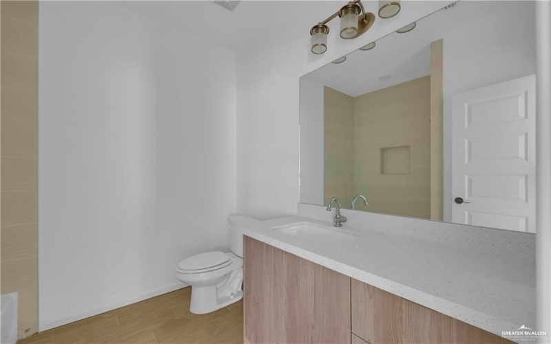 3164 Briggs Street #B1, Weslaco, TX 78596, 2 Bedrooms Bedrooms, ,2 BathroomsBathrooms,Residential,For Sale,3164 Briggs Street,475947