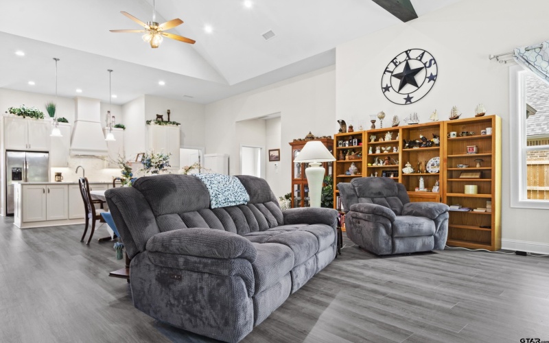 9109 Long Branch, Tyler, TX 75703, 4 Habitaciones Habitaciones , ,2 BañosBaños,Residential,En Venta,9109 Long Branch,25010732