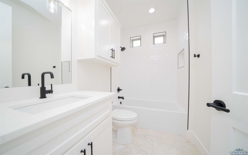 327 Saddle Brook Drive, Hallsville, TX 75650, 4 Habitaciones Habitaciones , ,3 BañosBaños,Residential,En Venta,327 Saddle Brook Drive,0,20254863