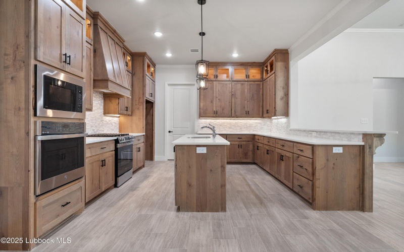 7526 57th Street, Lubbock, TX 79407, 3 Habitaciones Habitaciones , ,3 BañosBaños,Residential,En Venta,7526 57th Street,202557756