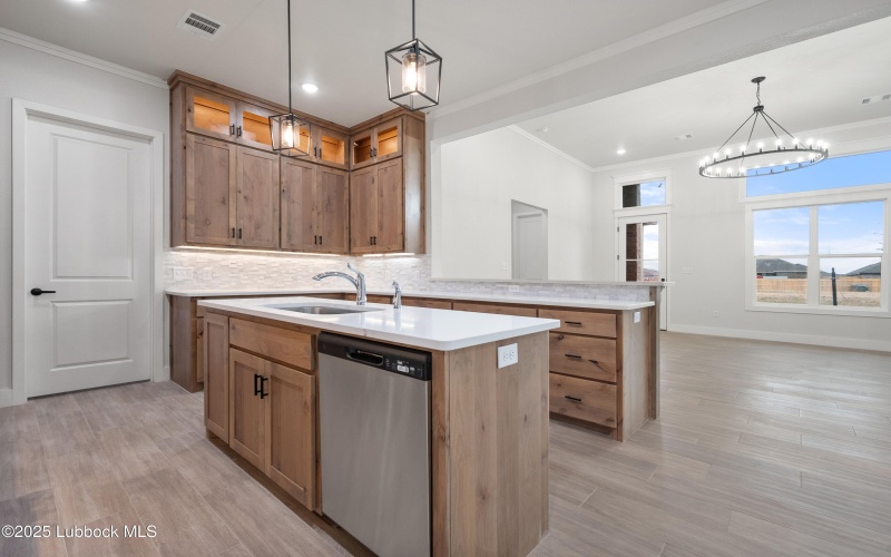 7526 57th Street, Lubbock, TX 79407, 3 Habitaciones Habitaciones , ,3 BañosBaños,Residential,En Venta,7526 57th Street,202557756