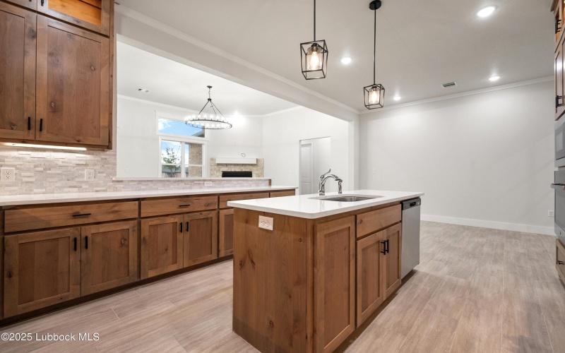 7526 57th Street, Lubbock, TX 79407, 3 Habitaciones Habitaciones , ,3 BañosBaños,Residential,En Venta,7526 57th Street,202557756