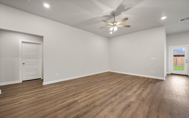 7008 14th Street, Lubbock, TX 79416, 3 Bedrooms Bedrooms, ,2 BathroomsBathrooms,Residential,For Sale,7008 14th Street,202557767