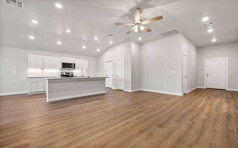 7008 14th Street, Lubbock, TX 79416, 3 Bedrooms Bedrooms, ,2 BathroomsBathrooms,Residential,For Sale,7008 14th Street,202557767
