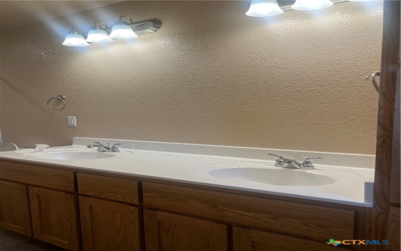 6205 Twistleaf Lane #A & B, Killeen, TX 76543, ,Residential,En Venta,6205 Twistleaf Lane,0,566838
