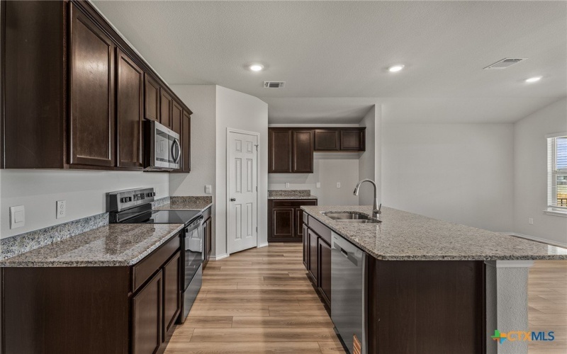 921 Coyote Creek, Temple, TX 76502, 4 Bedrooms Bedrooms, ,2 BathroomsBathrooms,Residential,For Sale,921 Coyote Creek,586388