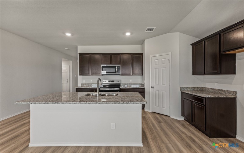 921 Coyote Creek, Temple, TX 76502, 4 Bedrooms Bedrooms, ,2 BathroomsBathrooms,Residential,For Sale,921 Coyote Creek,586388
