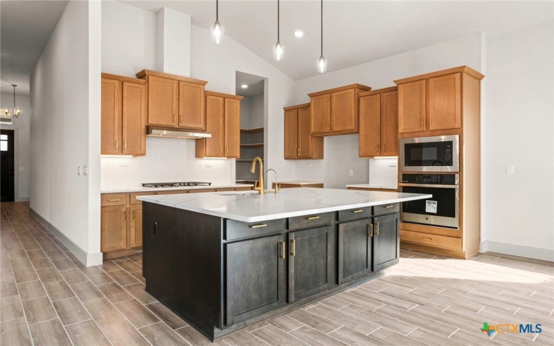 1641 Saddleback Run, New Braunfels, TX 78130, 3 Habitaciones Habitaciones , ,2 BañosBaños,Residential,En Venta,1641 Saddleback Run,586439