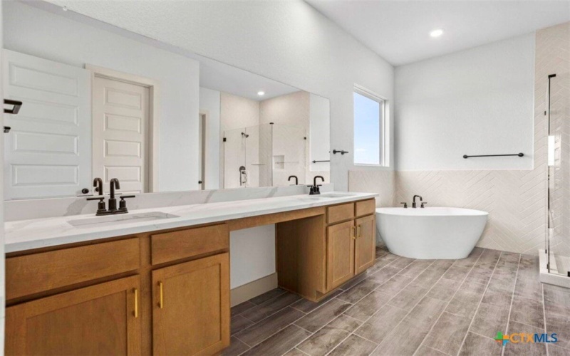 1641 Saddleback Run, New Braunfels, TX 78130, 3 Habitaciones Habitaciones , ,2 BañosBaños,Residential,En Venta,1641 Saddleback Run,586439
