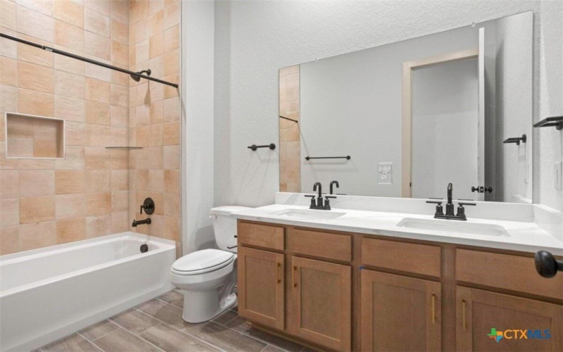 1641 Saddleback Run, New Braunfels, TX 78130, 3 Habitaciones Habitaciones , ,2 BañosBaños,Residential,En Venta,1641 Saddleback Run,586439