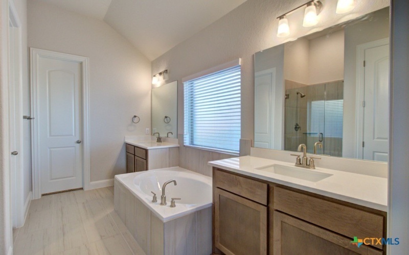 734 Groudsel, New Braunfels, TX 78132, 3 Habitaciones Habitaciones , ,2 BañosBaños,Residential,En Venta,734 Groudsel,586470