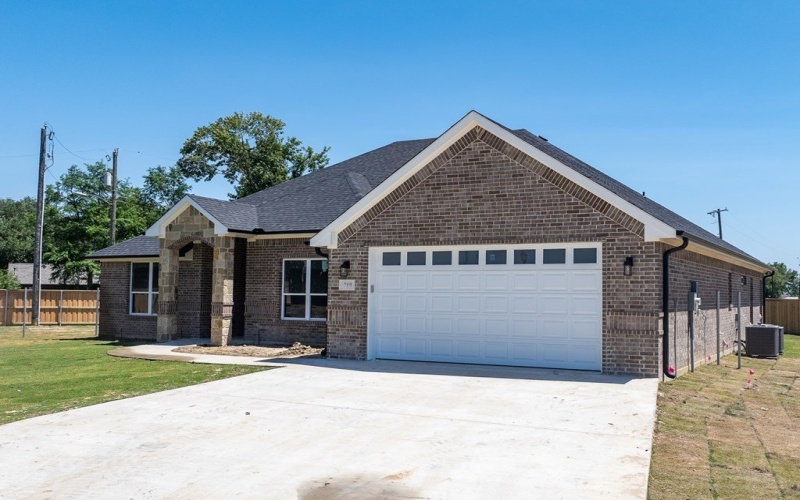 719 Cobblestone Cir, Mabank, TX 75147, 4 Habitaciones Habitaciones , ,3 BañosBaños,Residential,En Venta,719 Cobblestone Cir,108643