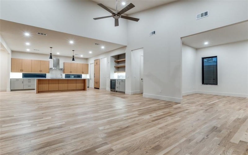 8802 Diceman Drive, Dallas, TX 75218, 4 Habitaciones Habitaciones , ,5 BañosBaños,Residential,En Venta,8802 Diceman Drive,20981035