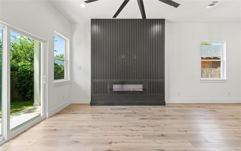 1614 Garden Drive, Dallas, TX 75215, 3 Bedrooms Bedrooms, ,2 BathroomsBathrooms,Residential,For Sale,1614 Garden Drive,20999020