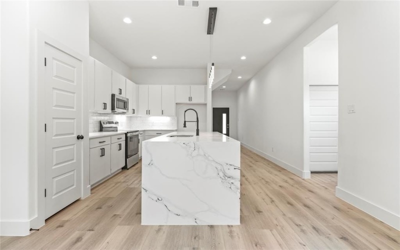 1614 Garden Drive, Dallas, TX 75215, 3 Bedrooms Bedrooms, ,2 BathroomsBathrooms,Residential,For Sale,1614 Garden Drive,20999020
