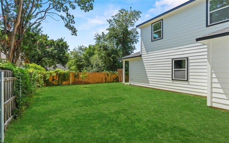 1614 Garden Drive, Dallas, TX 75215, 3 Bedrooms Bedrooms, ,2 BathroomsBathrooms,Residential,For Sale,1614 Garden Drive,20999020