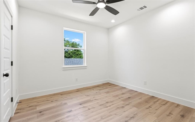 1614 Garden Drive, Dallas, TX 75215, 3 Bedrooms Bedrooms, ,2 BathroomsBathrooms,Residential,For Sale,1614 Garden Drive,20999020