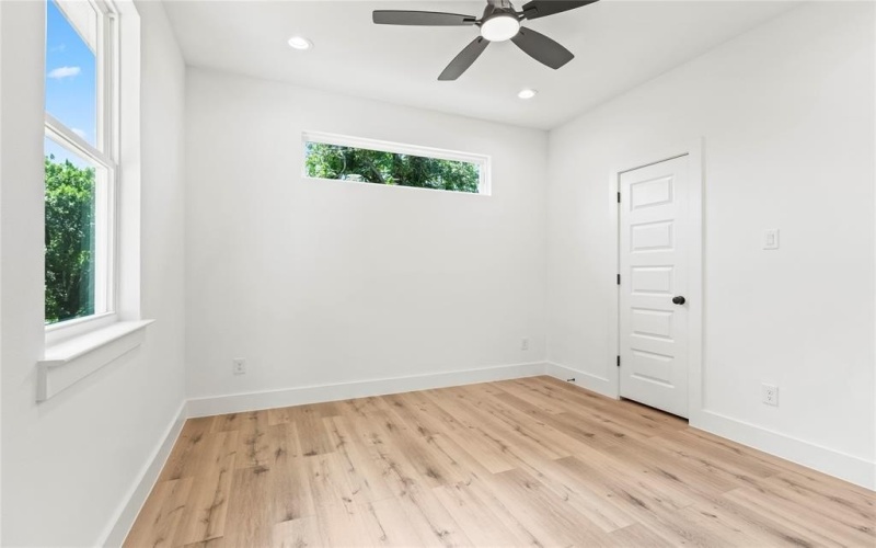 1614 Garden Drive, Dallas, TX 75215, 3 Bedrooms Bedrooms, ,2 BathroomsBathrooms,Residential,For Sale,1614 Garden Drive,20999020