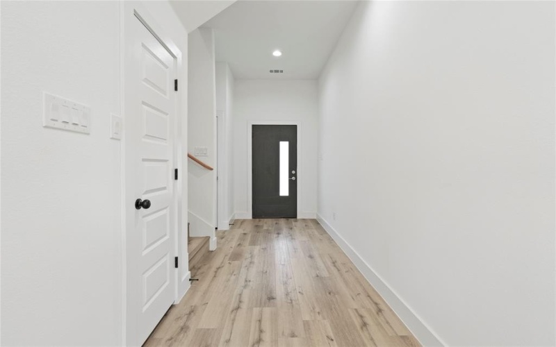 1614 Garden Drive, Dallas, TX 75215, 3 Bedrooms Bedrooms, ,2 BathroomsBathrooms,Residential,For Sale,1614 Garden Drive,20999020