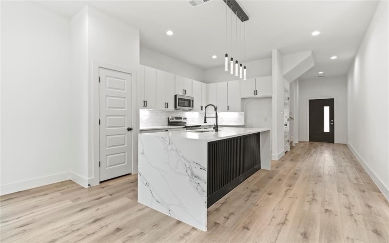 1614 Garden Drive, Dallas, TX 75215, 3 Bedrooms Bedrooms, ,2 BathroomsBathrooms,Residential,For Sale,1614 Garden Drive,20999020