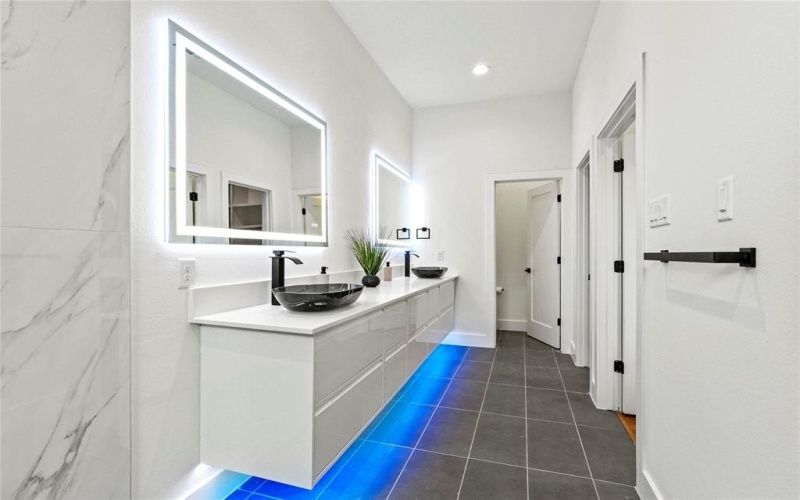 1526 Claude Street, Dallas, TX 75203, 3 Habitaciones Habitaciones , ,2 BañosBaños,Residential,En Venta,1526 Claude Street,20999021