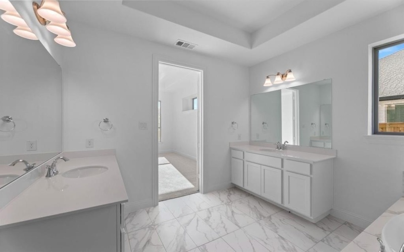 2106 Big Cypress Road, Mansfield, TX 76063, 5 Habitaciones Habitaciones , ,5 BañosBaños,Residential,En Venta,2106 Big Cypress Road,0,20999541