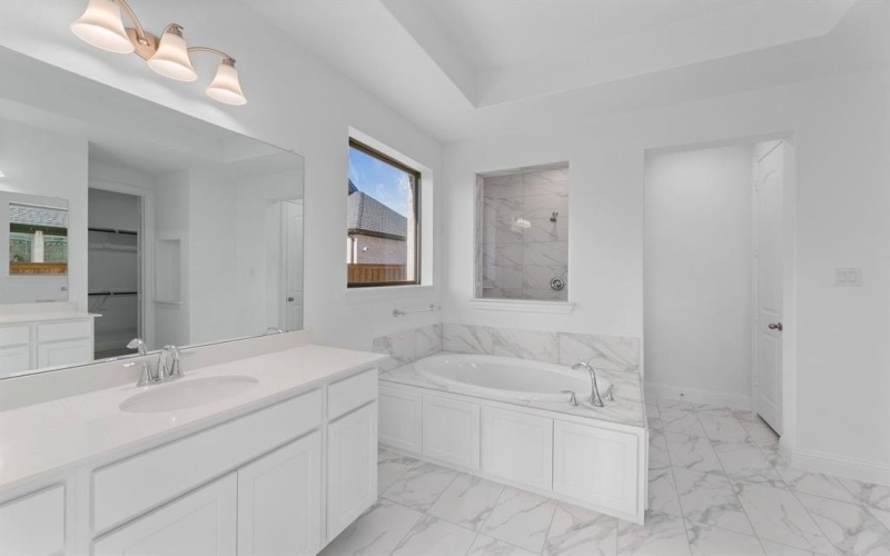 2106 Big Cypress Road, Mansfield, TX 76063, 5 Habitaciones Habitaciones , ,5 BañosBaños,Residential,En Venta,2106 Big Cypress Road,0,20999541