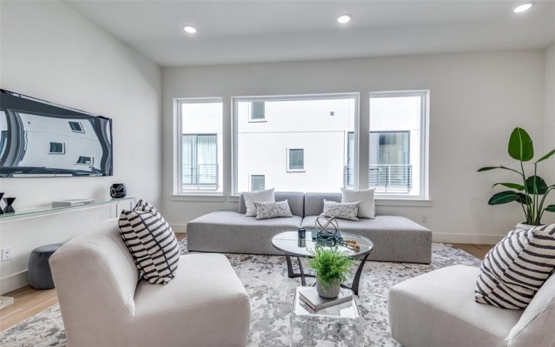 2908 Hawthorne Avenue #103, Dallas, TX 75219, 2 Habitaciones Habitaciones , ,2 BañosBaños,Residential,En Venta,2908 Hawthorne Avenue,20999591
