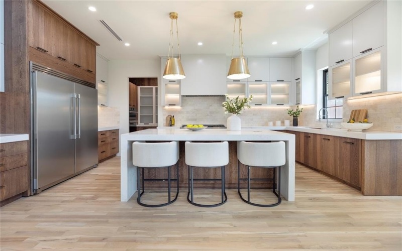3228 Townsend Drive, Dallas, TX 75229, 5 Bedrooms Bedrooms, ,6 BathroomsBathrooms,Residential,For Sale,3228 Townsend Drive,20999615