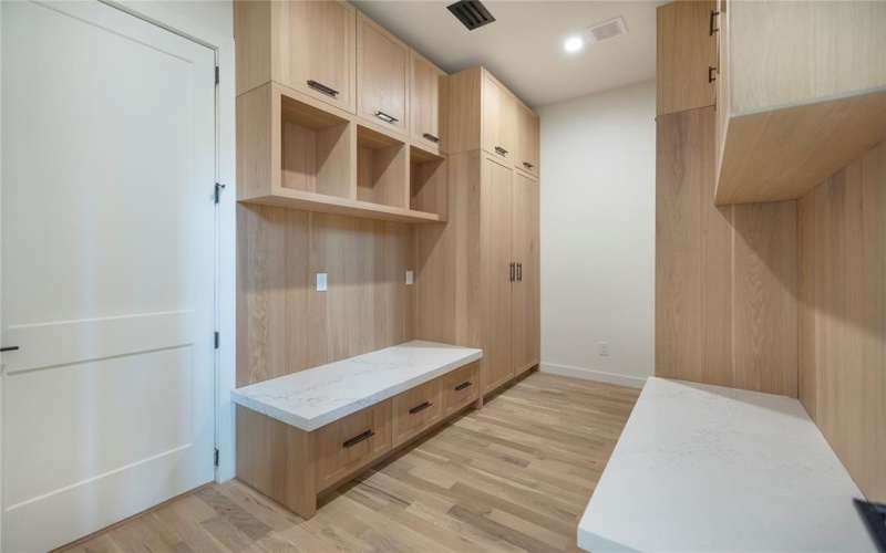 3228 Townsend Drive, Dallas, TX 75229, 5 Bedrooms Bedrooms, ,6 BathroomsBathrooms,Residential,For Sale,3228 Townsend Drive,20999615