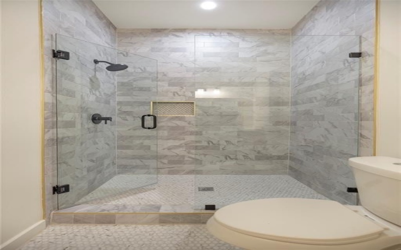 3228 Townsend Drive, Dallas, TX 75229, 5 Bedrooms Bedrooms, ,6 BathroomsBathrooms,Residential,For Sale,3228 Townsend Drive,20999615