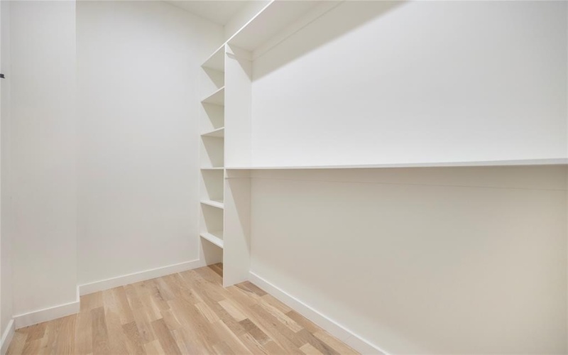 3228 Townsend Drive, Dallas, TX 75229, 5 Bedrooms Bedrooms, ,6 BathroomsBathrooms,Residential,For Sale,3228 Townsend Drive,20999615