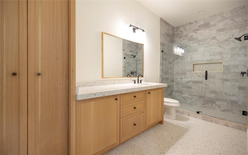 3228 Townsend Drive, Dallas, TX 75229, 5 Bedrooms Bedrooms, ,6 BathroomsBathrooms,Residential,For Sale,3228 Townsend Drive,20999615