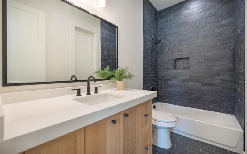 3228 Townsend Drive, Dallas, TX 75229, 5 Bedrooms Bedrooms, ,6 BathroomsBathrooms,Residential,For Sale,3228 Townsend Drive,20999615