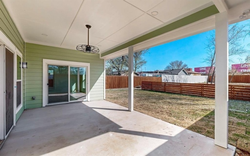 1812 Muncie Avenue, Dallas, TX 75212, 4 Habitaciones Habitaciones , ,3 BañosBaños,Residential,En Venta,1812 Muncie Avenue,20999624