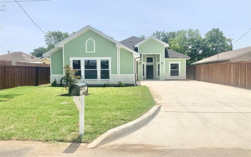 1812 Muncie Avenue, Dallas, TX 75212, 4 Habitaciones Habitaciones , ,3 BañosBaños,Residential,En Venta,1812 Muncie Avenue,20999624